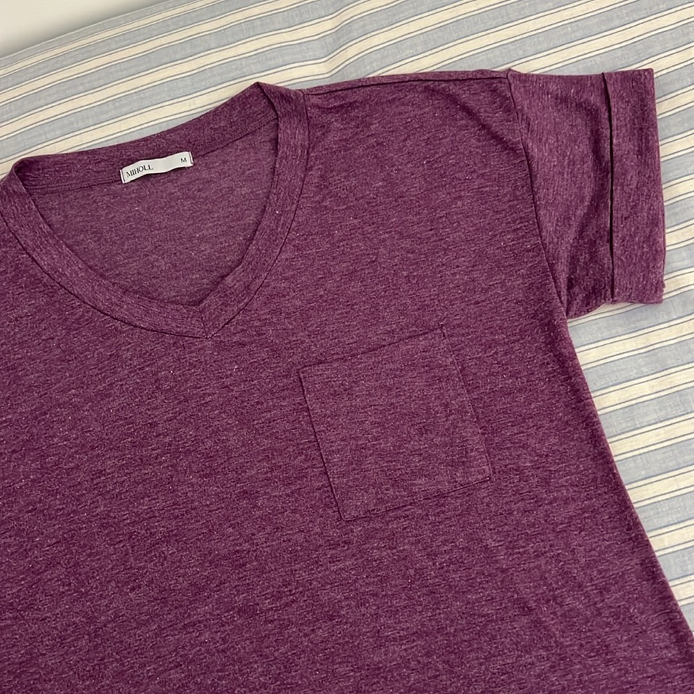 MIHOLL SHORT CUFFED SLEEVE TEE. SIZE M.  pit to pit 20.5” length 28”
